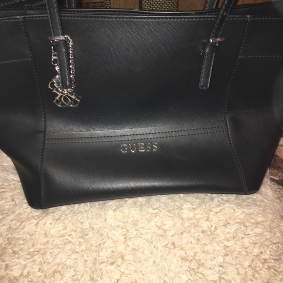 Guess Tote - Picture 1 of 3
